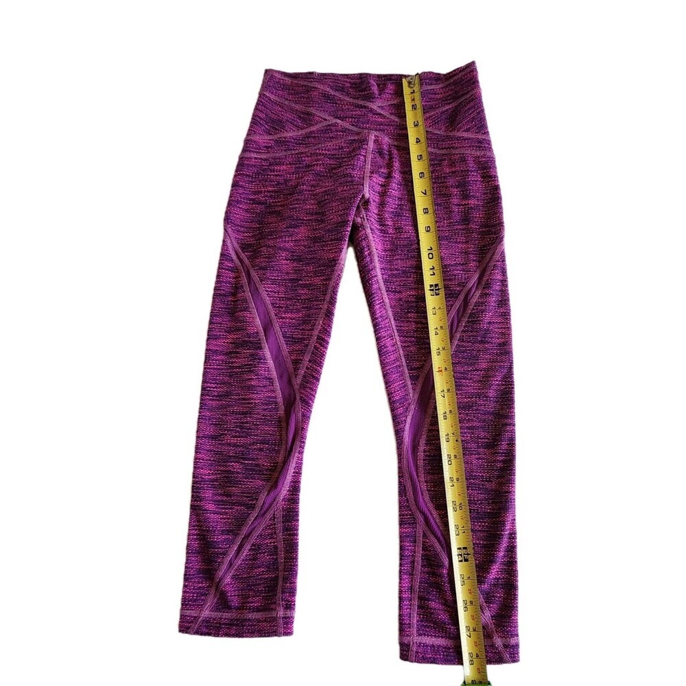 Lululemon Free Flow Jacquard Crop Size 4 - Comfortable & Stylish Athletic Wear - Picture 3 of 5